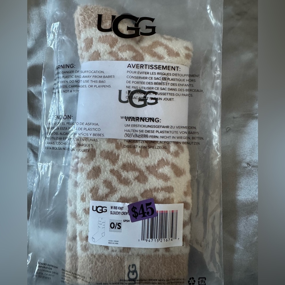UGG rare leopard design super soft and cozy women’s socks — NWT comes in plastic - Picture 4 of 4